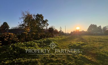 Linda parcela con acceso a camino principal