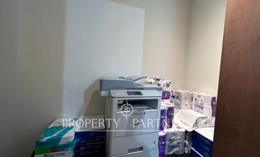 Muy luminosa oficina habilitada, piso 12 en Nueva Las Condes - 7 privados.