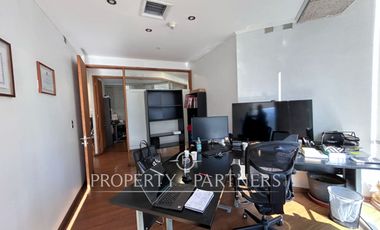 Muy luminosa oficina habilitada, piso 12 en Nueva Las Condes - 7 privados.