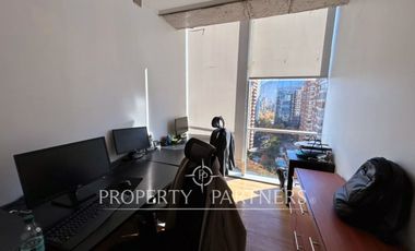 Muy luminosa oficina habilitada, piso 12 en Nueva Las Condes - 7 privados.