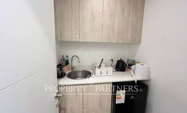 Muy luminosa oficina habilitada, piso 12 en Nueva Las Condes - 7 privados.