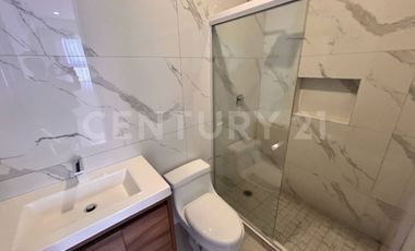 Casa en Venta en Arbolada - A estrenar - Alberca Rooftop 3 Niveles