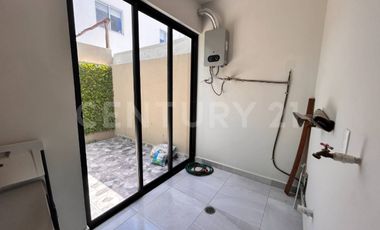 Casa en Venta en Arbolada - A estrenar - Alberca Rooftop 3 Niveles