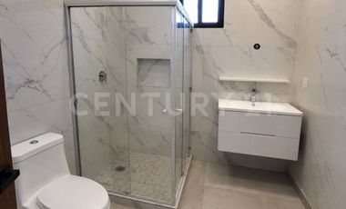 Casa en Venta en Arbolada - A estrenar - Alberca Rooftop 3 Niveles