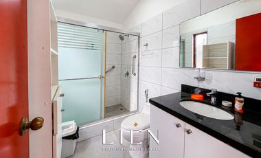 Alquiler de casa amplia en zona residencial de Surco