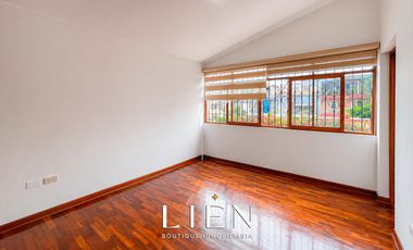Alquiler de casa amplia en zona residencial de Surco