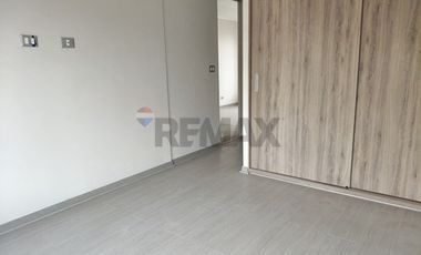 Arriendo Casa Condominio con Laguna 4D/3B