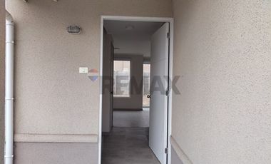 Arriendo Casa Condominio con Laguna 4D/3B
