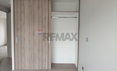 Arriendo Casa Condominio con Laguna 4D/3B