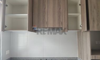 Arriendo Casa Condominio con Laguna 4D/3B