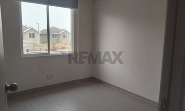 Arriendo Casa Condominio con Laguna 4D/3B