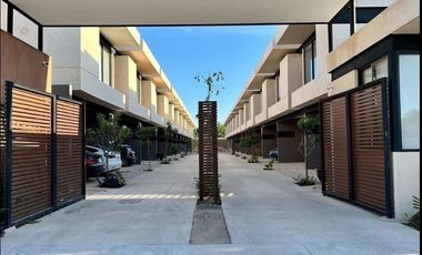 Town house en renta con piscina y amenidades