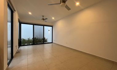 Town house en renta en zona Norte Gertrudis Copo
