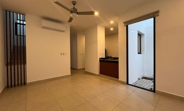 Town house en renta en zona Norte Gertrudis Copo