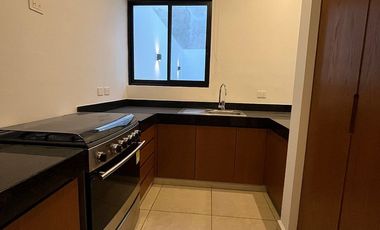 Town house en renta en zona Norte Gertrudis Copo