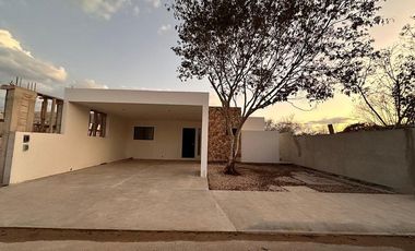 CASA EN VENTA, DE UNA SOLA PLANTA, EN CONKAL, MERIDA YUCATAN.