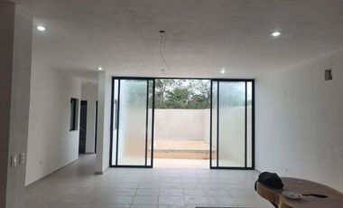 CASA EN VENTA, DE UNA SOLA PLANTA, EN CONKAL, MERIDA YUCATAN.