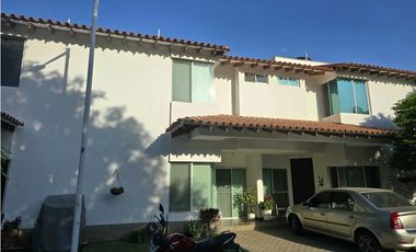 Hermosa Casa Amplia en Arriendo  3 Alcobas - Conjunto Cerrado