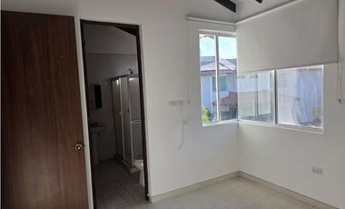 Hermosa Casa Amplia en Arriendo  3 Alcobas - Conjunto Cerrado