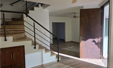Hermosa Casa Amplia en Arriendo  3 Alcobas - Conjunto Cerrado
