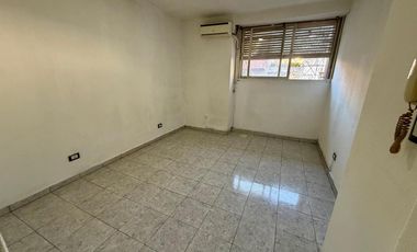 Monoambiente con cochera en alquiler