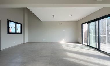 Departamento en venta en Lanus Oeste duplex 5 ambientes con cochera a estrenar