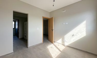 Departamento en venta en Lanus Oeste duplex 5 ambientes con cochera a estrenar