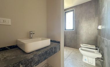Departamento en venta en Lanus Oeste duplex 5 ambientes con cochera a estrenar