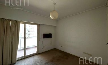 Oportunidad - Departamento de 4 ambientes con cochera en Lomas de Zamora Oeste