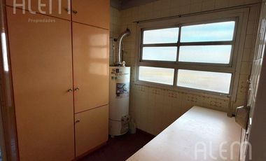 Oportunidad - Departamento de 4 ambientes con cochera en Lomas de Zamora Oeste