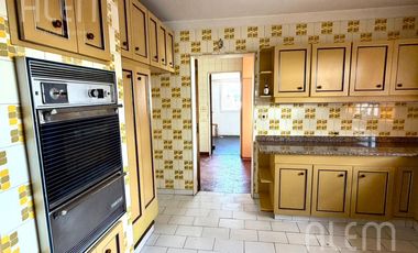 Oportunidad - Departamento de 4 ambientes con cochera en Lomas de Zamora Oeste