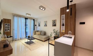 VENTA: departamento de dos dormitorios con pileta, patio y parrillero. Rosario, centro