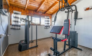 Casa en venta 4 ambientes Colinas de Peralta Ramos con Pileta