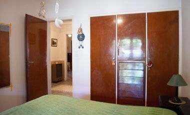 Casa de 4 ambientes con pileta y garage en venta en Martinez