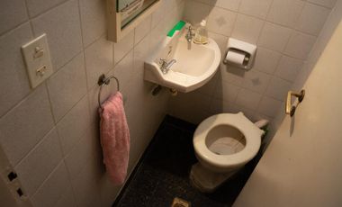 Casa de 4 ambientes con pileta y garage en venta en Martinez