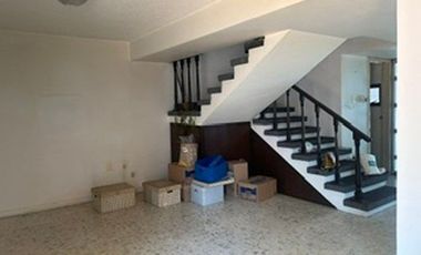 VENTA CASA EN LAS AGUILAS