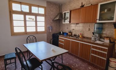 VENTA Casa 3 dormitorios   Local Comercial. San Luis. J. G. Funes N°732