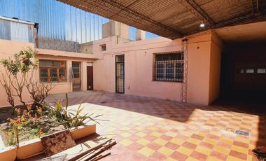 VENTA Casa 3 dormitorios   Local Comercial. San Luis. J. G. Funes N°732
