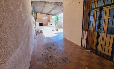 VENTA Casa 3 dormitorios   Local Comercial. San Luis. J. G. Funes N°732