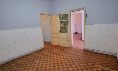 VENTA Casa 3 dormitorios   Local Comercial. San Luis. J. G. Funes N°732