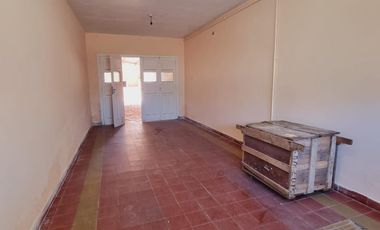 VENTA Casa 3 dormitorios   Local Comercial. San Luis. J. G. Funes N°732