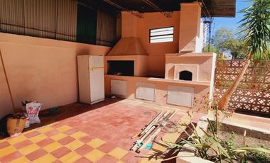 VENTA Casa 3 dormitorios   Local Comercial. San Luis. J. G. Funes N°732