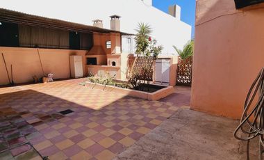 VENTA Casa 3 dormitorios   Local Comercial. San Luis. J. G. Funes N°732