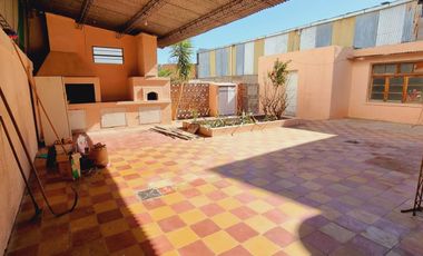VENTA Casa 3 dormitorios   Local Comercial. San Luis. J. G. Funes N°732