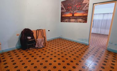 VENTA Casa 3 dormitorios   Local Comercial. San Luis. J. G. Funes N°732
