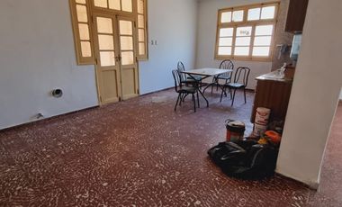 VENTA Casa 3 dormitorios   Local Comercial. San Luis. J. G. Funes N°732