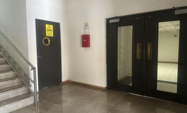 Edificio corporativo independiente de 1,778 m² con infraestructura operativa – Naucalpan