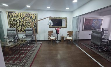 Venta de dos casas juntas como terreno en Miraflores, inversión asegurada