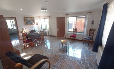 EN VENTA AMPLIA PROPIEDAD AV. EASTMAN LIMACHE