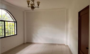 ANCON / LLANOS DE CURUNDU / 6 HABITACIONES / 767M / PATIO